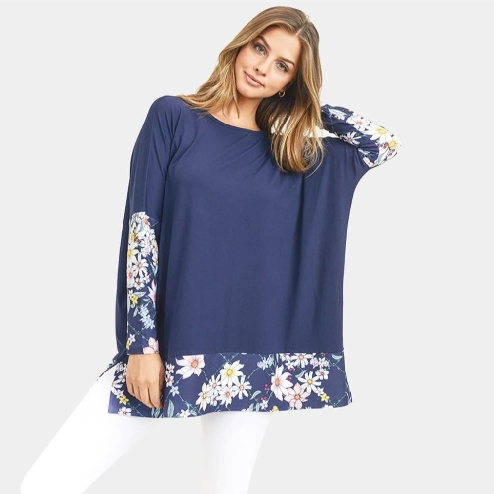 NWT Yelete Flower print detail dolman sleeve top - navy -‎ Size Large